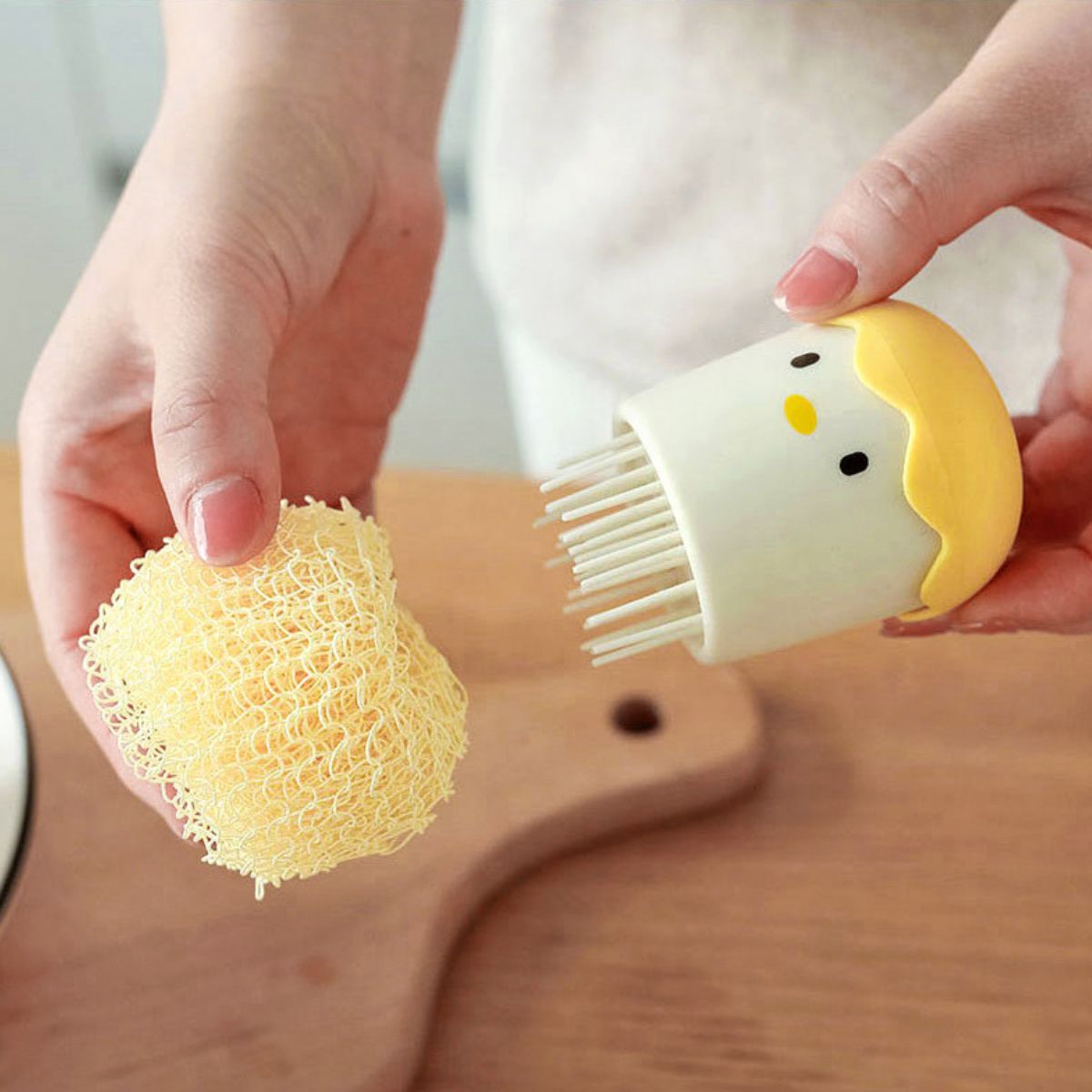 Egg Shell Nanoribbon Handle Cleaning Brush