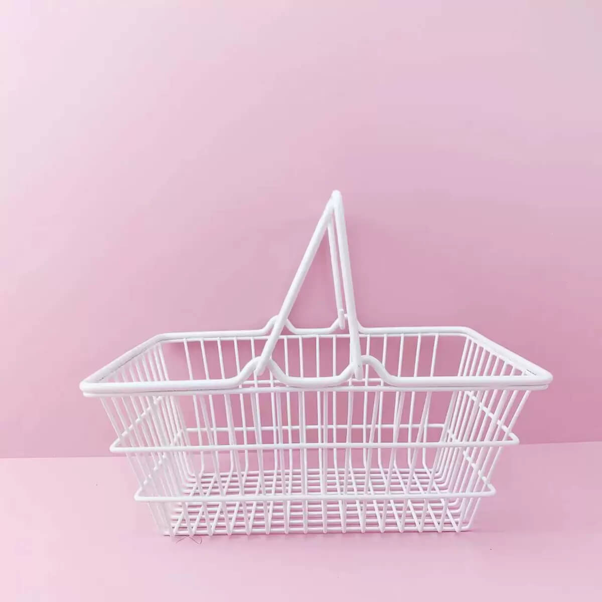 Ins iron desktop organizer basket